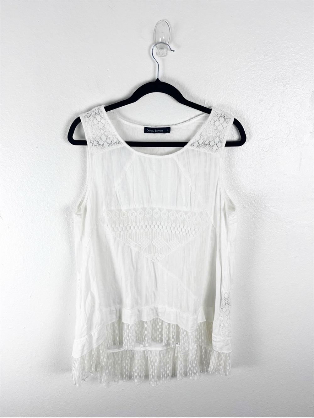 CASUAL EXPRESS White Sheer Embroidered Lace Trim Top Large Boho Festival Casual